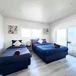 Cozy Chamber 3 Bedroom Hollywood Townhouse