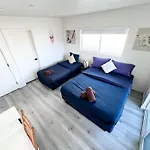 Cozy Chamber 3 Bedroom Hollywood Townhouse