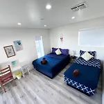 Cozy Chamber 3 Bedroom Hollywood Townhouse