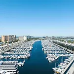 Sky-High Elegance Waterfront Penthouse 4 Beds
