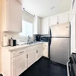 Bohemian Dream- 2Br, Retreat Near Hollywood -Br6
