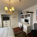 Stay In Beverly Hills - Private Bedroom & Bath For Female Only - Near Beverly Center, Cedars Sinai Hospital, The Grove