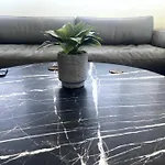 Luxe Corner One Bedroom, Prime Hollywood With Parking