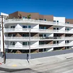Corner 2 Bedroom 2 Bath Condo - Balcony - Parking