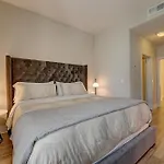 Penthouse One Bedroom Garden View Condo By Ucla
