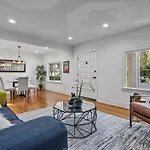 Modern 2-Bedroom In Santa Moinca Area Close To Ucla