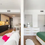 Hollywood Luxury Studio