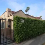 2Br Lit And Spacious In The Heart Of Hollywood