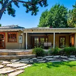 3-Bedroom Sherman Oaks House Near Universal Studios
