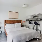 Blueground Mid-Wilshire Pool Ac Nr Retail Lax-1265