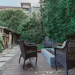 Cozy 3 Bedroom Hollywood Home- Quick Walk To All Tourist Spots!