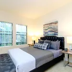 Stylish And Spacious 2 Bedroom Central Location
