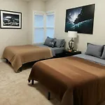 Stayspro - Hollywood Homes Minutes To Everything Spacious And Free Parking