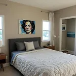 Stayspro - Hollywood Homes Minutes To Everything Spacious And Free Parking