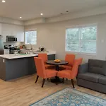 Stayspro - Hollywood Homes Minutes To Everything Spacious And Free Parking