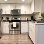 Stunning 2Bd 2Bth Apt In Santa Monica!