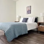 Trendy 2Bd 2Bth Apt Steps From Downtown Santa Monica With Ocean Views!