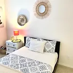Private Room With Private Bathroom In Marina Del Rey