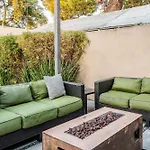 Cozy La Getaway With Hot Tub, 10 Min To Beach