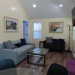 Hill Street Cottage