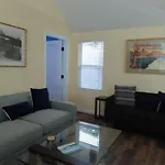 Hill Street Cottage