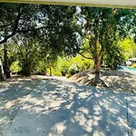 Women Only Oasis In City Center Private Bedroom Large Estate View Pool Encino Hills Sherman Oaks 405-101 Xsepulveda