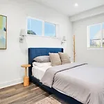 Fresh & New Downtown La Condo!