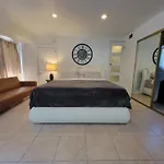 Private Guest Suite 5 Minutes To Rodeo Drive