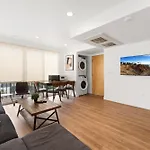 Modern Getaway In The Heart Of La Near Usc, Private Room With Share Living Room And Kitchen