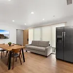 Charming Urban Retreat Near Usc In La- Private Room With Share Living Room With Kitchen