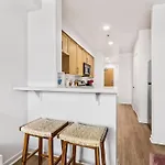 Amazing Studio In Sm Promenade! Free Parking!