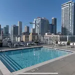 Iconic Heart Of Dtla Loft With Rooftop Pool Jacuzzi Gym