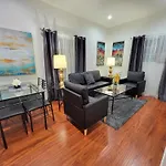 Budget Beverly Hills Cottage Style 2 Bedroom Apt - 5 Minutes From Rodeo Drive