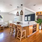West La Cottage With Pool