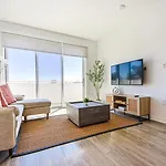 Stylish & Spacious 2Bdr & 2Bth In Santa Monica