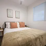 Stylish & Spacious 2Bdr & 2Bth In Santa Monica