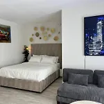 Marilyn Studio Apartment In Koreatown