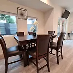 Prime La 2 Bedroom & 3 Bath Home Beverly Hills Adj