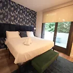 Cozy Apartment 2Br Sleeps 6