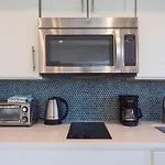 Sunny 1 Bedroom In The Heart Of Venice Beach - #3
