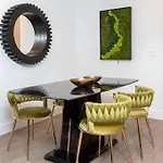 Deluxe 1 Bedroom Apartment In K-Town With Free Parking