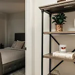 Ruby 2 Bedroom Apt In Miraclemile