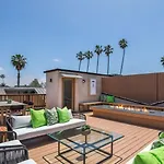 Cedar Loft Villa