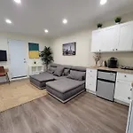 Guest Suite Near La Cienega Park Beverly Hills
