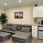 Guest Suite Near La Cienega Park Beverly Hills
