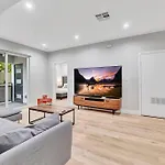 Luxurious 3Br 3Ba Retreat In La