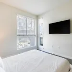 2Br Luxury Oasis Stay Hollywood Av
