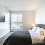2Br Luxury Oasis Stay Hollywood Av
