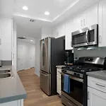 The Turquoise Lounge - Chic 2Br Beach View Pool, Sauna
