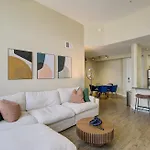 Zircon Zen - Quiet Retreat 2Br Pool, Jacuzzi Marina